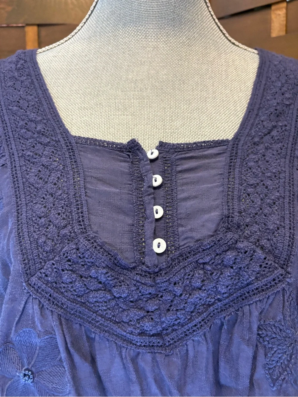Anthropologie Vanessa Virginia women’s collaged lace top blouse navy blue size 6